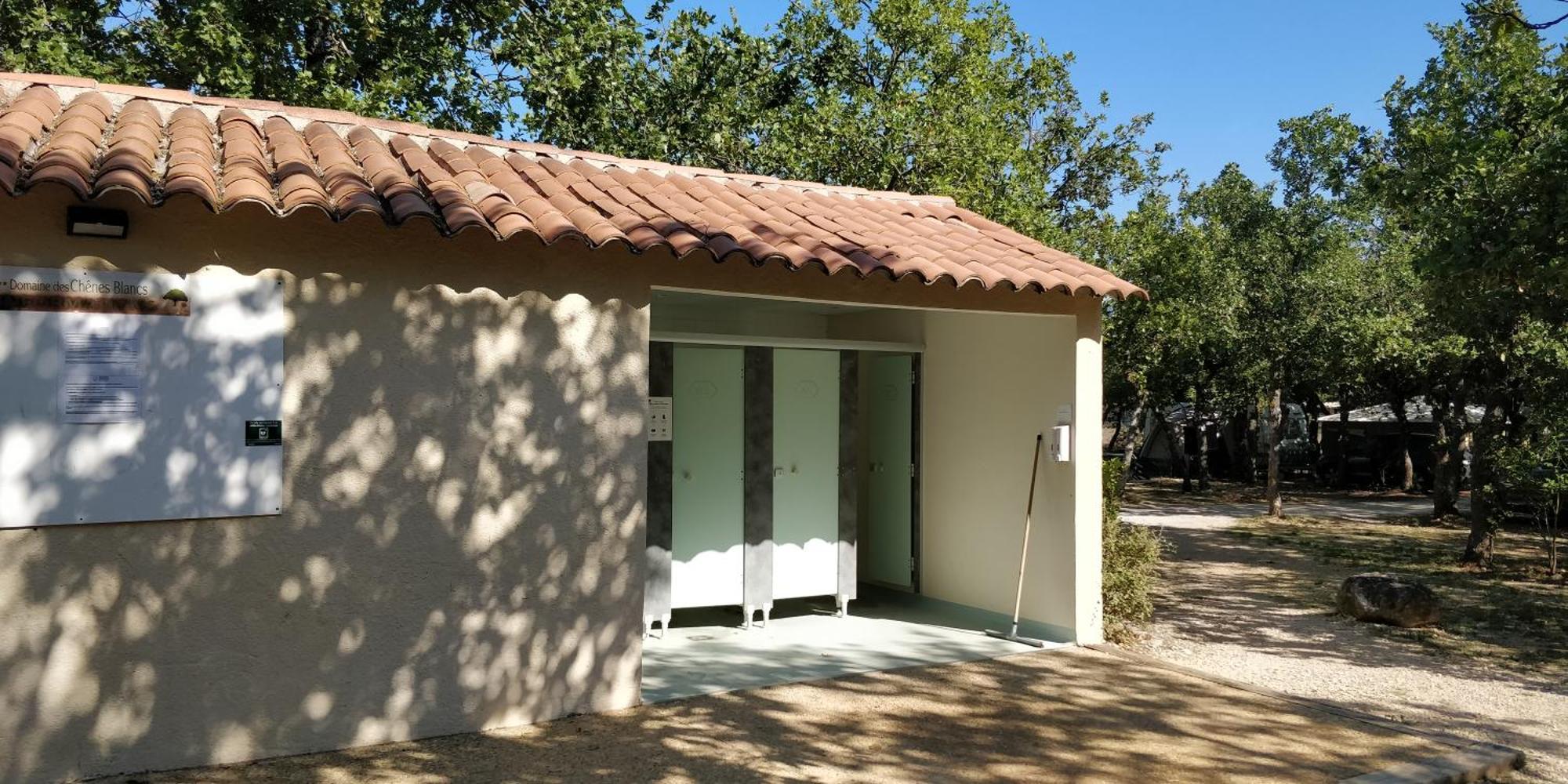 Domaine Les Chenes Blancs Hotel Saint-Saturnin-d'Apt Ruang foto