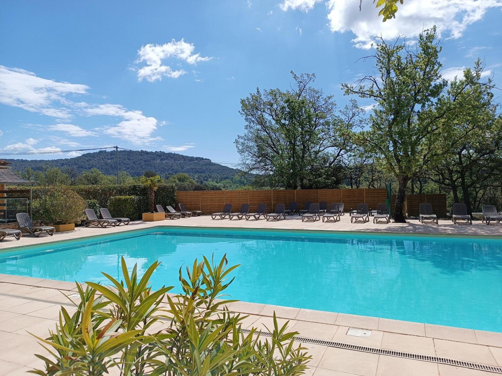 Domaine Les Chenes Blancs Hotel Saint-Saturnin-d'Apt Bagian luar foto