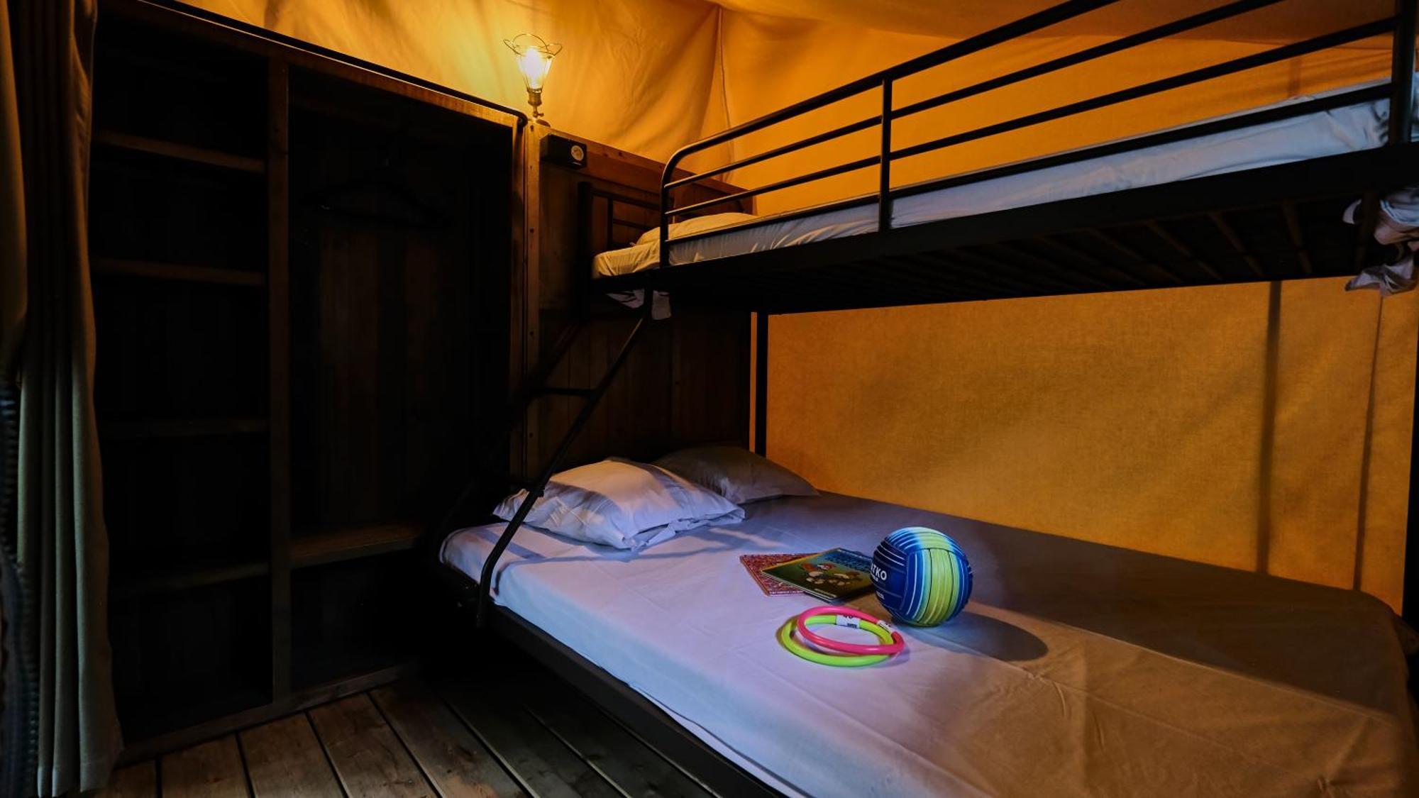 Domaine Les Chenes Blancs Hotel Saint-Saturnin-d'Apt Bagian luar foto