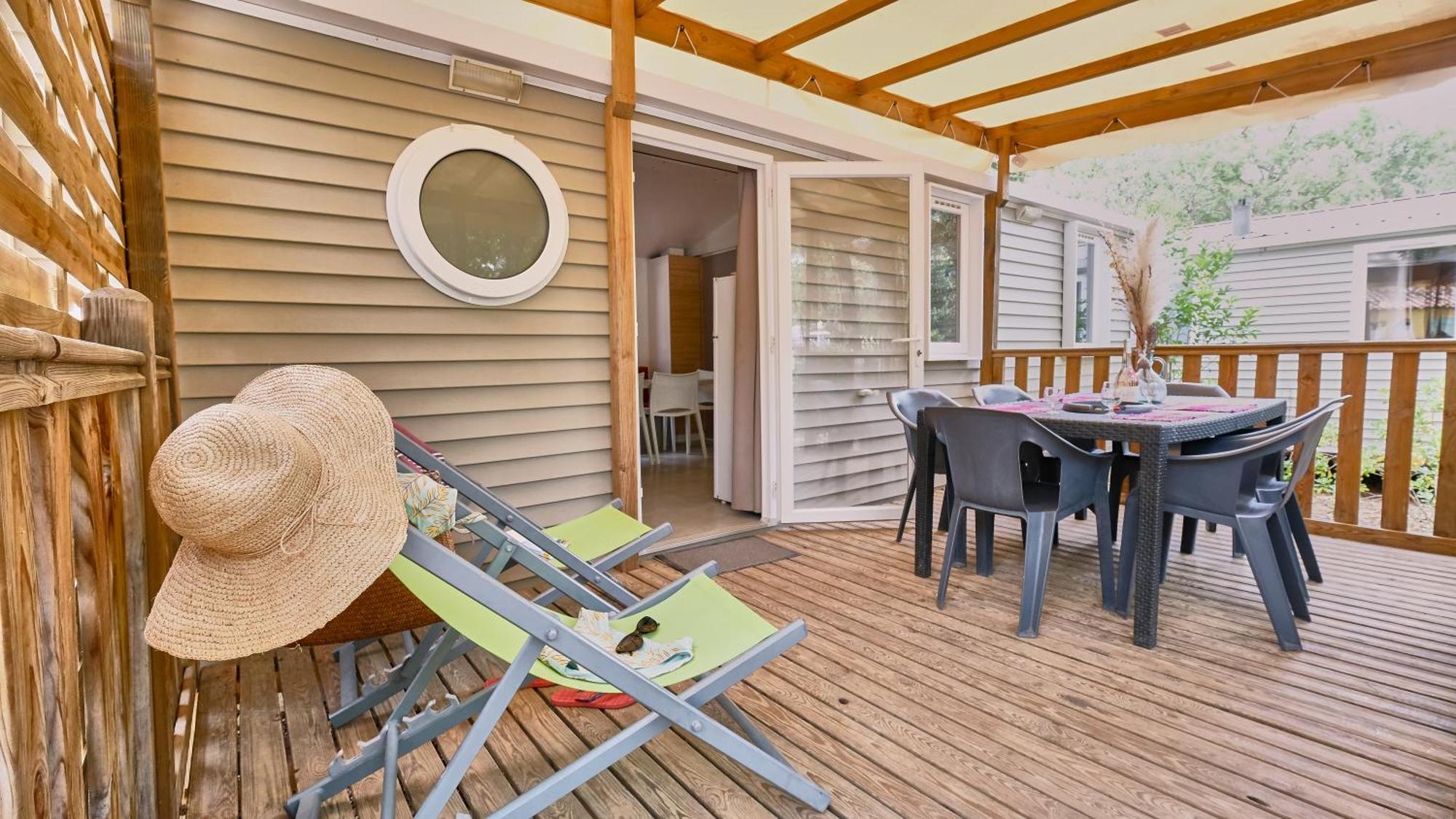 Domaine Les Chenes Blancs Hotel Saint-Saturnin-d'Apt Bagian luar foto