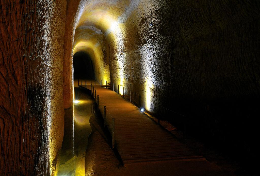 Domaine Les Chenes Blancs Hotel Saint-Saturnin-d'Apt Bagian luar foto
